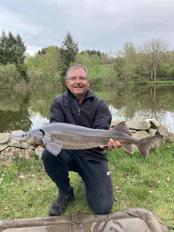 pêche sur étang encadrée